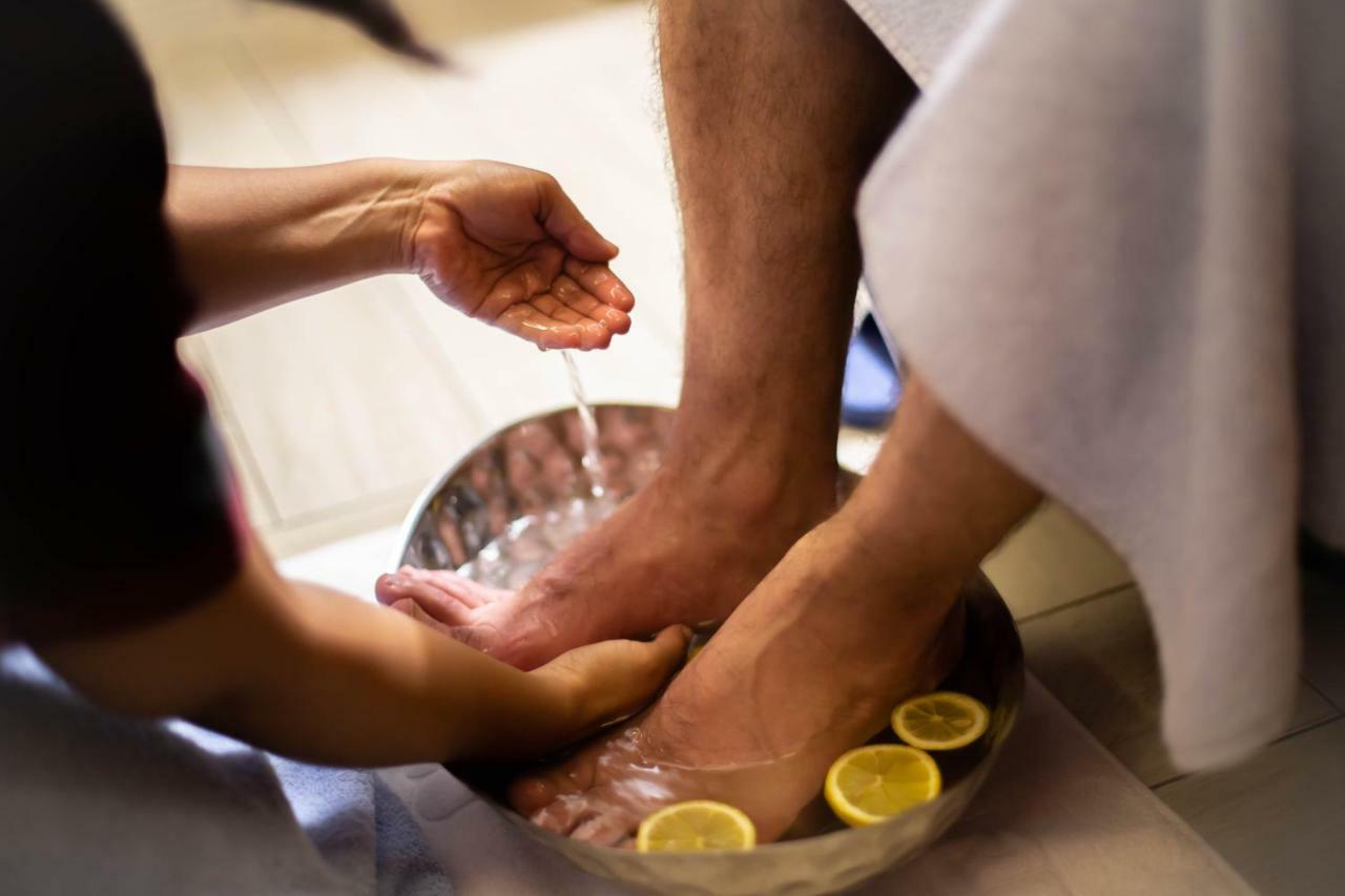 Titanic Hotel & Spa Szulejmánijja Kültér fotó Foot bath